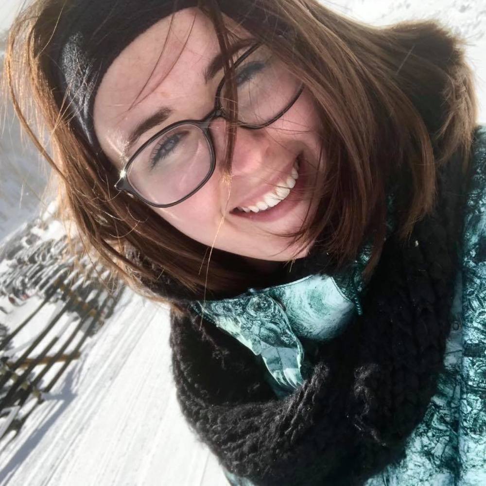 Meet your Posher, Alexis